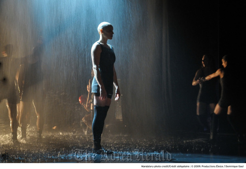 A scene from the finale of the circus “Rain” (CREDIA)