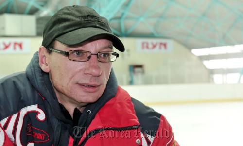 National figure skating team coach Sergei Astashev. (Chung Hee-cho/The Korea Herald)
