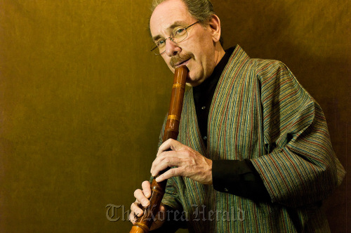 Shakuhachi (Japanese bamboo flute) musician Ralph Samuelson