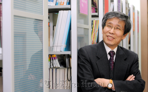 Kim Seong-kon, the newly appointed director of Korean Literature Translation Institute, poses for a photo in Seoul on Wednesday. (Ahn Hoon/The Korea Herald)