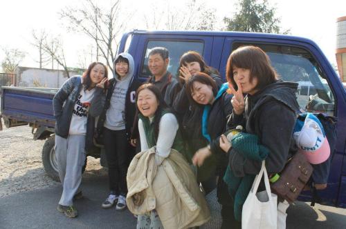 WWOOF Korea members help out at a farm in South Jeolla Province on a previous volunteer trip. (WWOOF Korea)