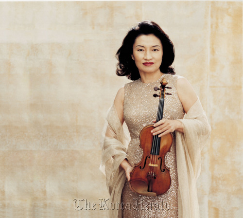 Violinist Chung Kyung-wha (CMI)