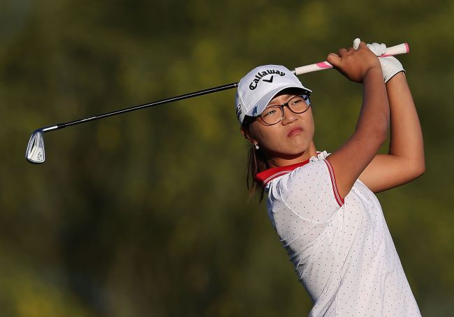 Lydia Ko tees off on the 17th hole on Saturday. (AFP-Yonhap)