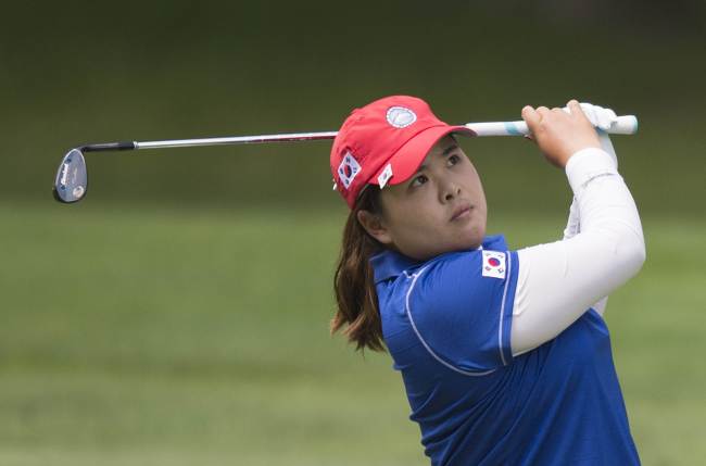 Korea’s Park In-bee plays a shot on Saturday. (AFP-Yonhap)