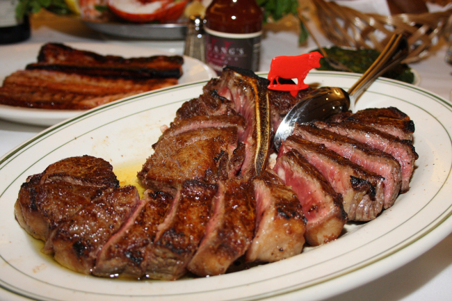 Wolfgang’s Steakhouse’s dry-aged, USDA Prime porterhouse steak. (Wolfgang’s Steakhouse Korea)