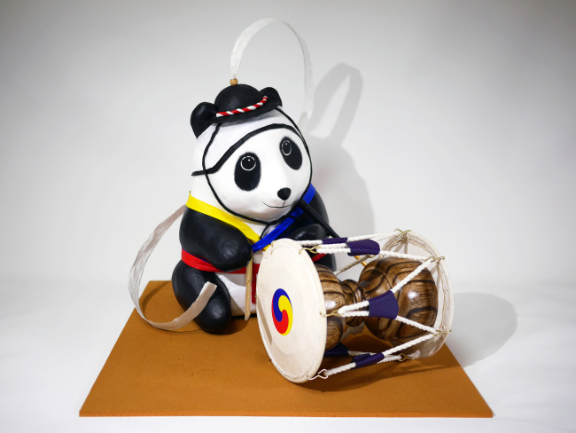 WWF Korea offers Korean supporters of art and nature an opportunity to adopt 14 special edition pandas of the “1600 Pandas+ World Tour,” created in collaboration with French handcrafted papier-mâché artist Paulo Grangeon, Korean calligrapher Kang Byung-in, and installation artist Rho Dongsik. (AMHERST)