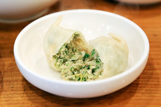 Mandu Jip`s perfectly seasoned mandu are filled with minced vegetables and meat. (Lee Kyeng-sub)