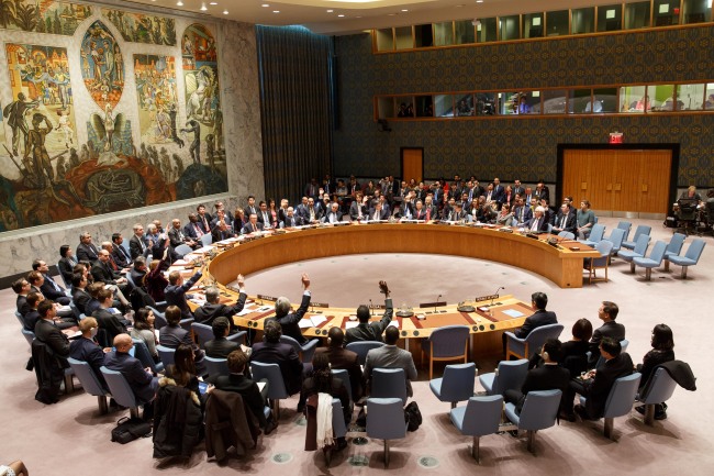 The United Nations Security Council approves new resolution on North Korea at the U.N. headquarters in New York. (Xinhua-Yonhap)