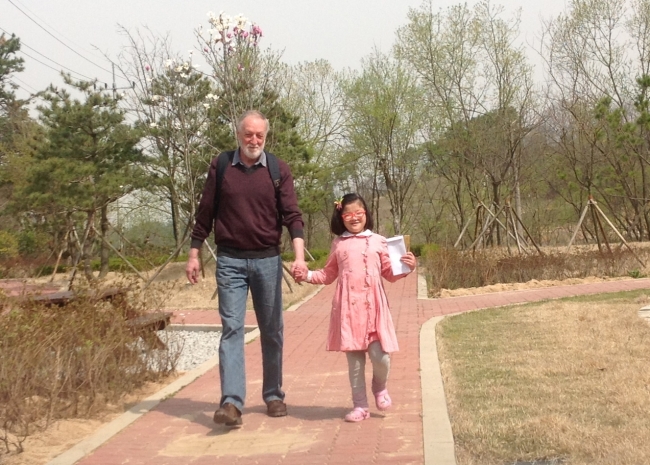 Terry Lyons and Esther Park take a walk near Park’s home in Jeongeup, North Jeolla Province, Saturday. (Terry Lyons)