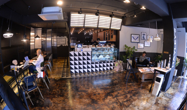 Hayley's Cafe opened its third outlet last November in Sinsa-dong, Seoul. (Lee Sang-sub/The Korea Herald)