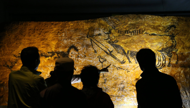 A replica of the Lascaux cave paintings is on display inside the exhibition hall at Gwangmyeong Cave in Gwangmyeong, Gyeonggi Province. (Yonhap)