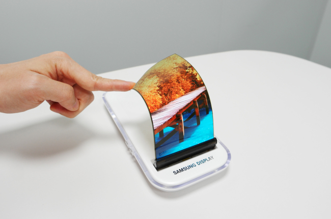 Samsung Display will showcase a flexible display at the SID 2016, an annual display trade show to be held in San Francisco from Tuesday to Thursday. (Samsung Display)