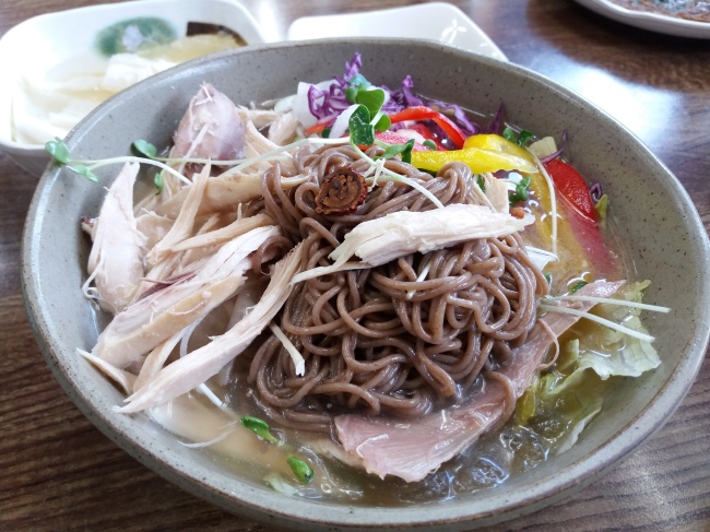 Pyongyang chogye makguksu, a northern Korean dish with chewy buckwheat noodles (Christine Cho)