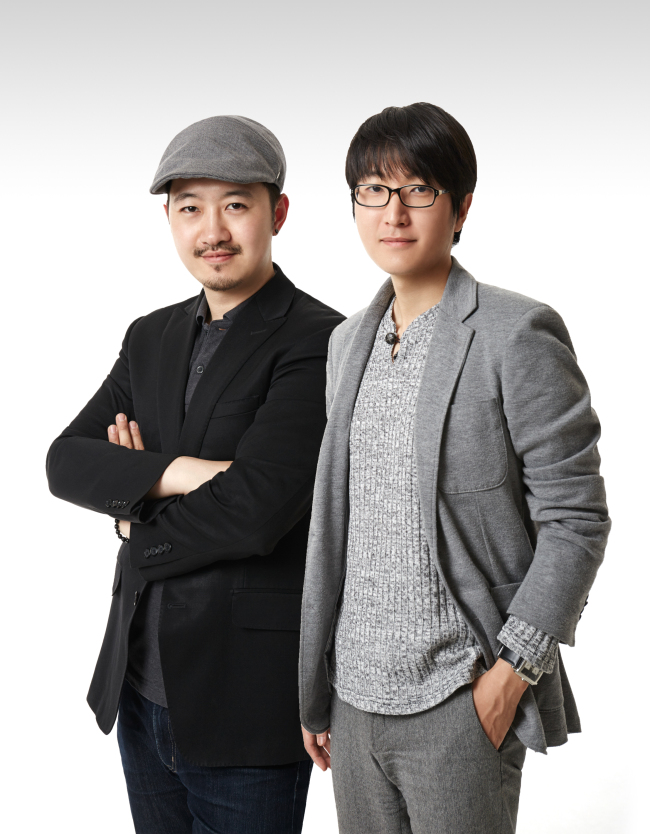 Co-founders of online photo blog Humans of Seoul Park Ki-hun (left) and Jeong Seong-kyoon (Humans of Seoul)