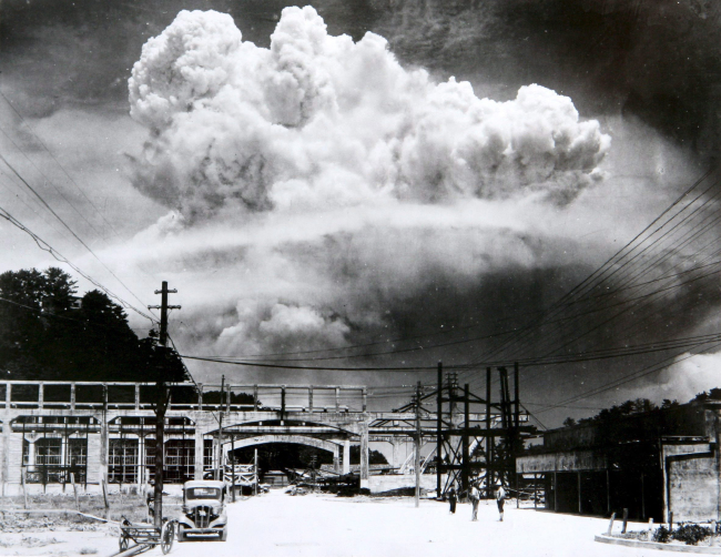 A picture taken by Hiromichi Matsuda of the atomic bomb’s mushroom cloud over Nagasaki on Aug. 9, 1945 (Nagasaki Atomic Bomb Museum)