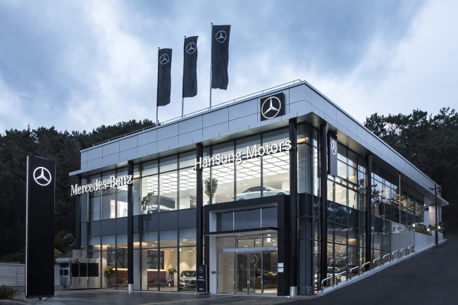 Mercedes-Benz Korea's new Busan Exhibition Center and Service Center in Northern Busan opened on Thursday. (Mercedes-Benz Korea)