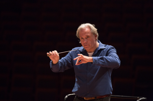 Markus Stenz, Seoul Philharmonic Orchestra conductor-in-residence, leads a rehearsal. (SPO)