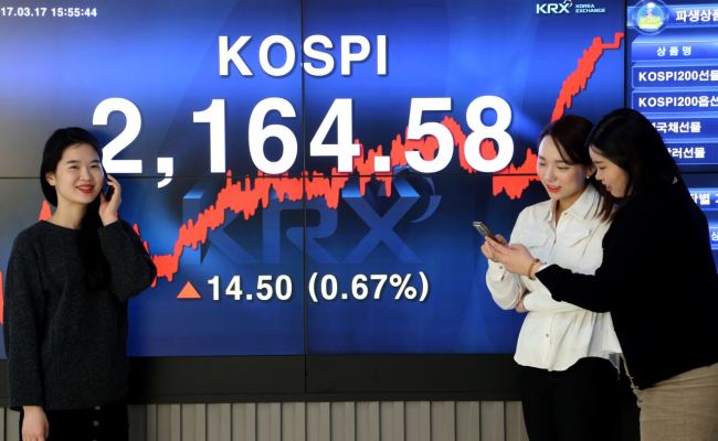 Kospi hit its highest point in almost two years on Friday (KRX)