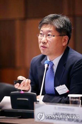 This photo, provided by the Ministry of Land, Infrastructure and Transport on Thursday, shows Kim Young-tae, who was elected the secretary-general of the International Transport Forum at the OECD. (Yonhap)