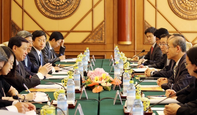 A South Korean delegation headed by Vice Foreign Minister Lim Sung-nam meets with their Chinese counterparts, including Chinese State Councilor Yang Jiechi, in Beijing on Tuesday, with vice-ministerial level strategic dialogue between the two countries resuming after a 16-month hiatus. (Yonhap)