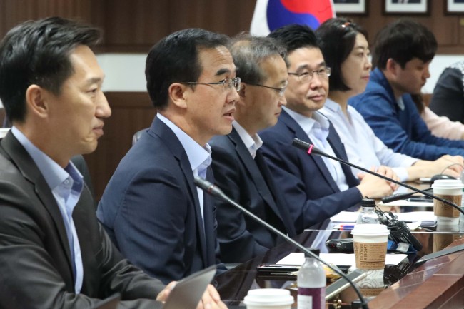 Unification Minister Cho Myoung-gyon (second from left) speaks at his first news conference on Thursday. Yonhap