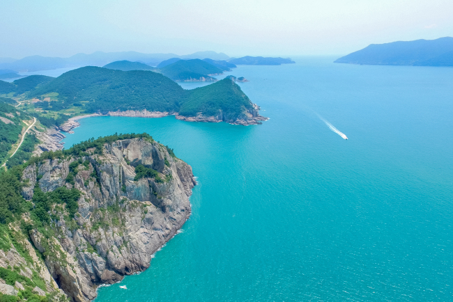 Gaedo Island is one of 365 small islands that surround Yeosu. Yeosu
