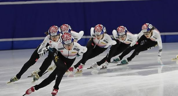 South Korean women`s national short track speed skaters practice at Mokdong Ice Rink in Seoul on Nov. 15, 2017, ahead of the International Skating Union (ISU) World Cup Short Track Speed Skating. (Yonhap)