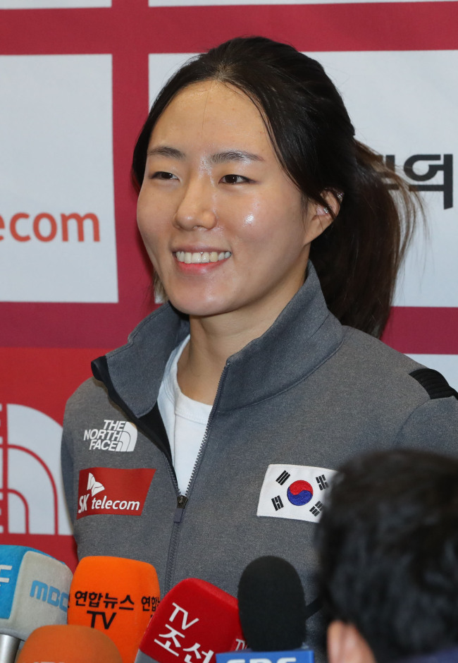 S. Korean speed skater Lee Sang-hwa undaunted by rival ahead of Olympics
