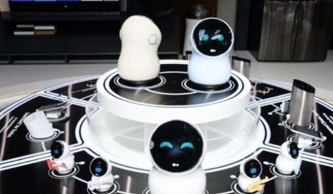 LG Electronics' AI home robots (LG Electronics)