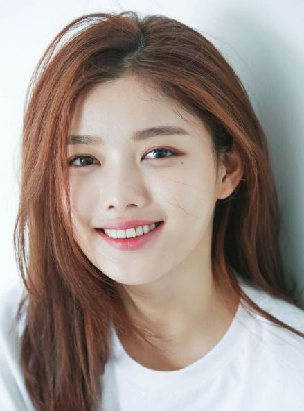 Kim Yoo-jung confirms lead role in upcoming JTBC drama