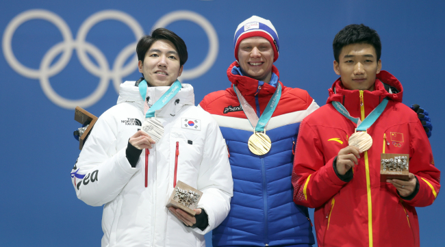 Silver medal to Cha Min-kyu of South Korea (left), Gold to Harvard Lorentzen of Norway and bronze for Gao Tingyu of China. (Yonhap)