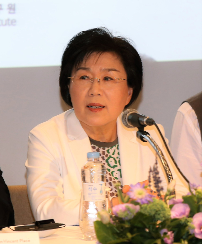 Choi Jung-wha is the president of the Corea Image Communication Institute and a professor of interpretation and translation at Hankuk University of Foreign Studies in Seoul. (CICI)