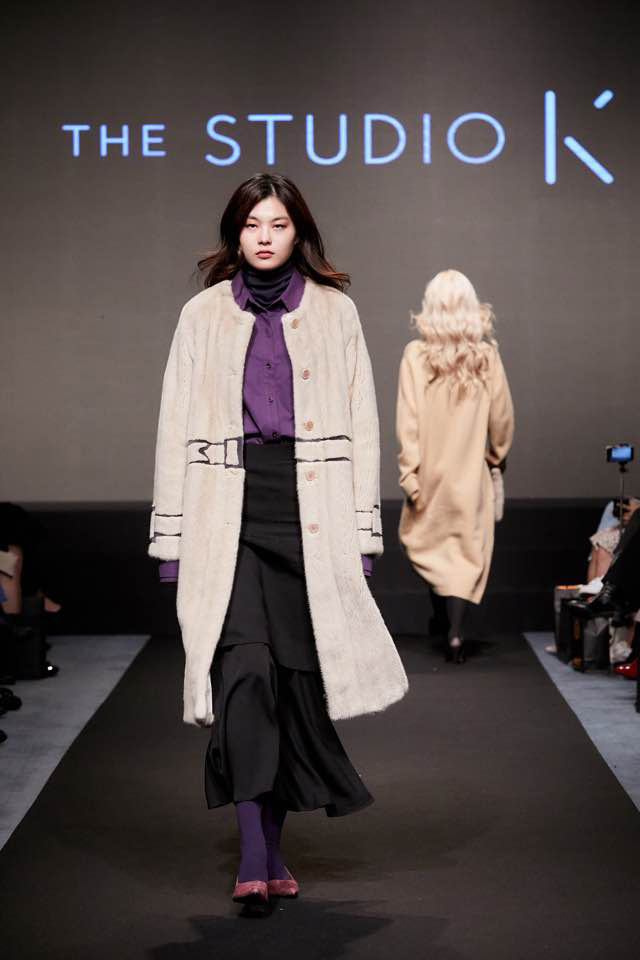 The Studio K’s designer Hong Hye-jin participated as a guest designer in Asia Remix. A model walks down the runway in a fur coat designed by Hong. (IFF)