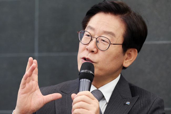 Lee Jae-myung, governor of Gyeonggi Province