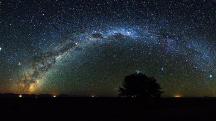 The night sky over Chile`s Atacama Desert photographed by Shin and Yoon
