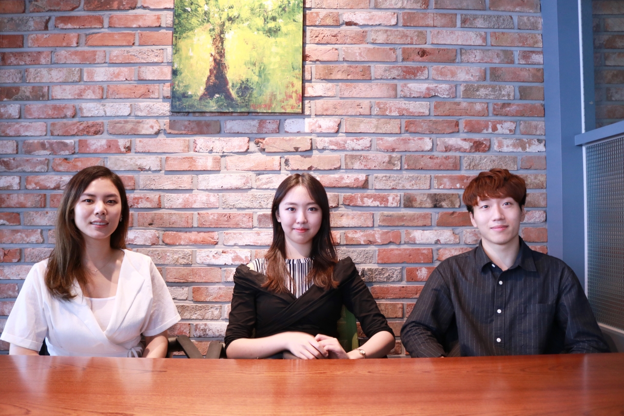 From left: Seo Hyun-sun, a student in the K-School program at KAIST; Kim So-young, an undergraduate of Yonsei University; and Chang Joon-hyuk, a student at UCLA (Son Ji-hyoung/The Korea Herald)
