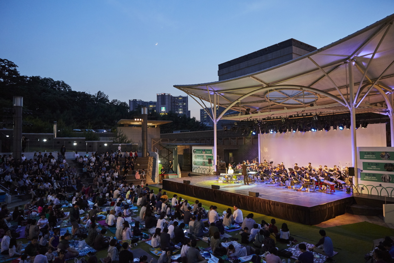 Every Saturday evening this summer, the National Gugak Center’s open-air concert hall will host live performances of Korean traditional music, dance and more. Admission is free of charge. (National Gugak Center)