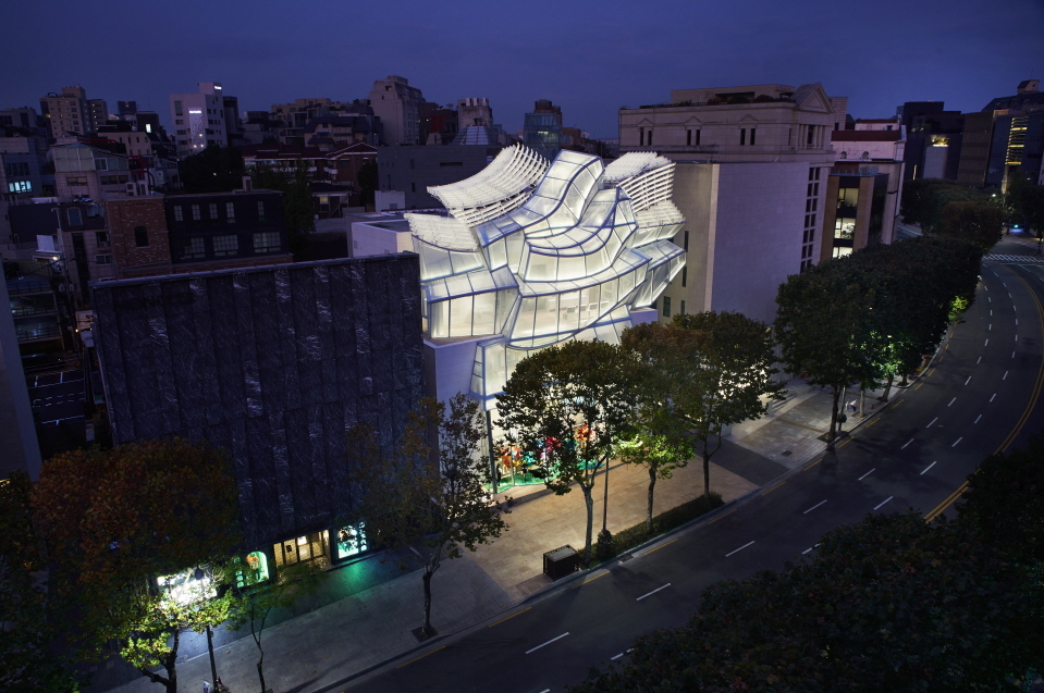 Frank Gehry-designed Louis Vuitton flagship store opens in Seoul