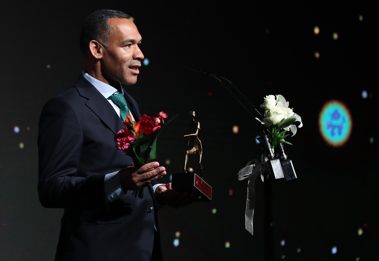 Jeonbuk Hyundai Motors head coach Jose Morais speaks after receiving the K League 1 Coach of the Year award at the K League Awards ceremony in Seoul on Monday. (Yonhap)