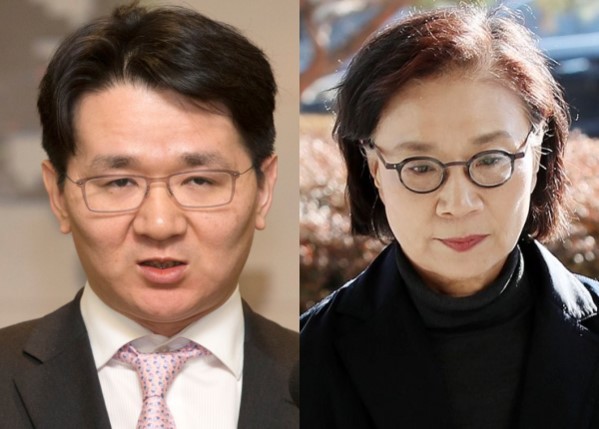 Hanjin Group Chairman Cho Won-tae (left) and his mother Lee Myung-hee (Yonhap)