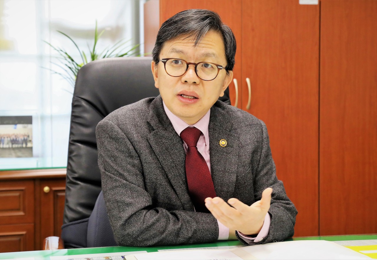 Korea Customs Service Commissioner Roh Suk-Hwan speaks during an interview with The Korea Herald. (KCS)
