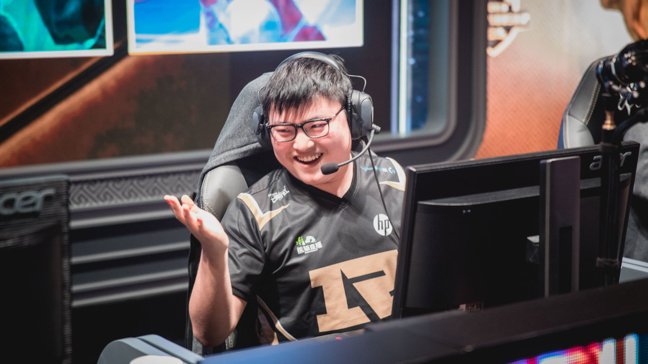 Uzi plays in the 2017 World Championships for RNG. (Riot Games)