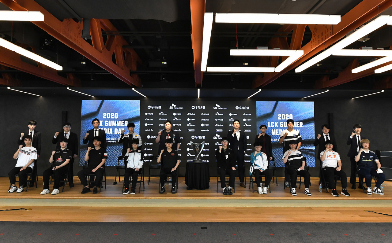 Ten LCK teams gathered Friday to share their resolutions for the summer season. (Riot Games)
