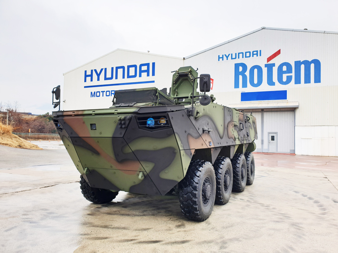 hyundai-rotem-bags-w407-7b-wheeled-armored-vehicle-deal