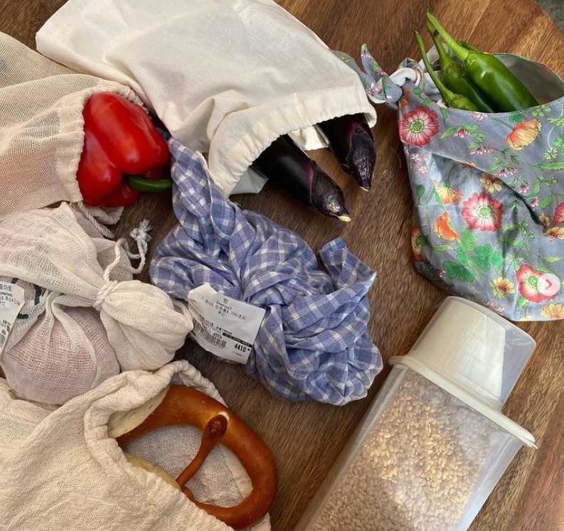 A participant in Your Bottle Week took this photo after going grocery shopping with reusable bags. People can download the Zero Club app and collect points when they use zero-waste stores. (Your Bottle Week)