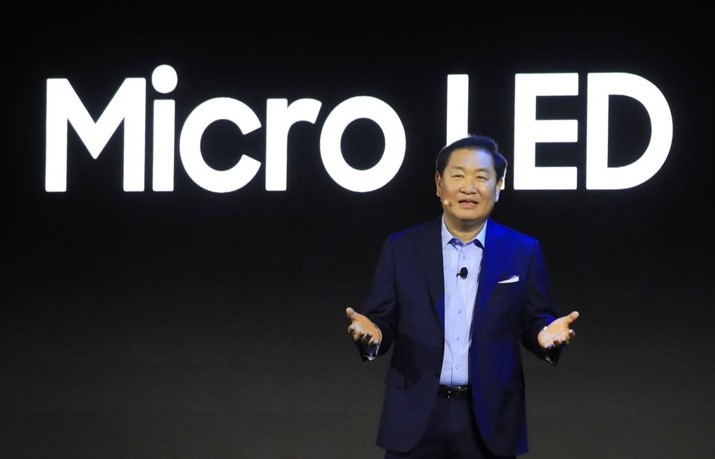 In this file photo taken Jan. 5, 2020, Han Jong-hee, head of the visual display business at Samsung Electronics Co., speaks at the company's Samsung TV First Look 2020 event in Las Vegas, Nevada. (Yonhap)