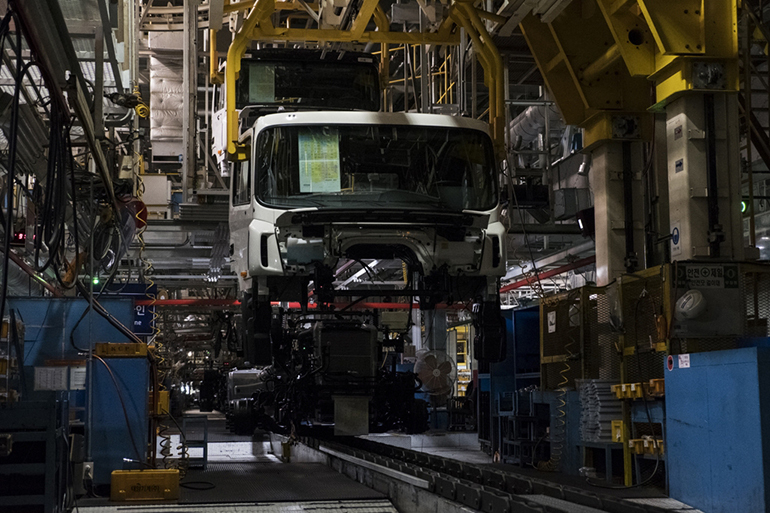 The truck assembly line at its Jeonju plant. (Hyundai Motor Co.)