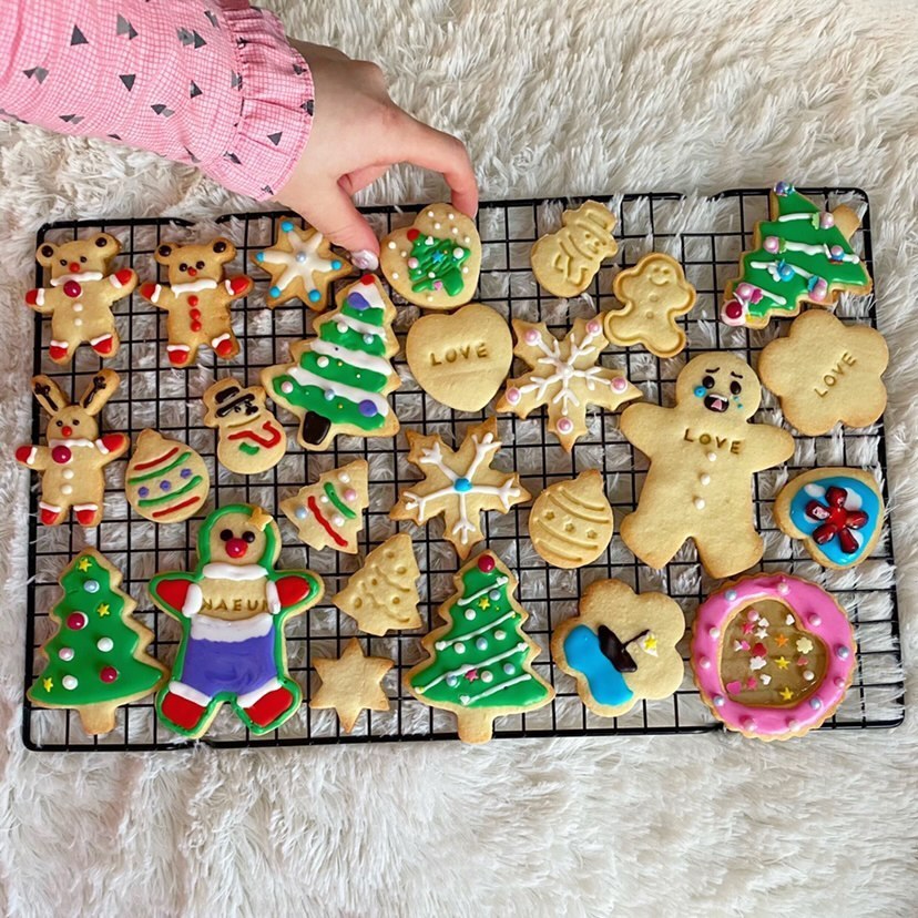 Christmas cookies baked by Shin Yu-ha and her family (Courtesy of Shin Yu-ha)
