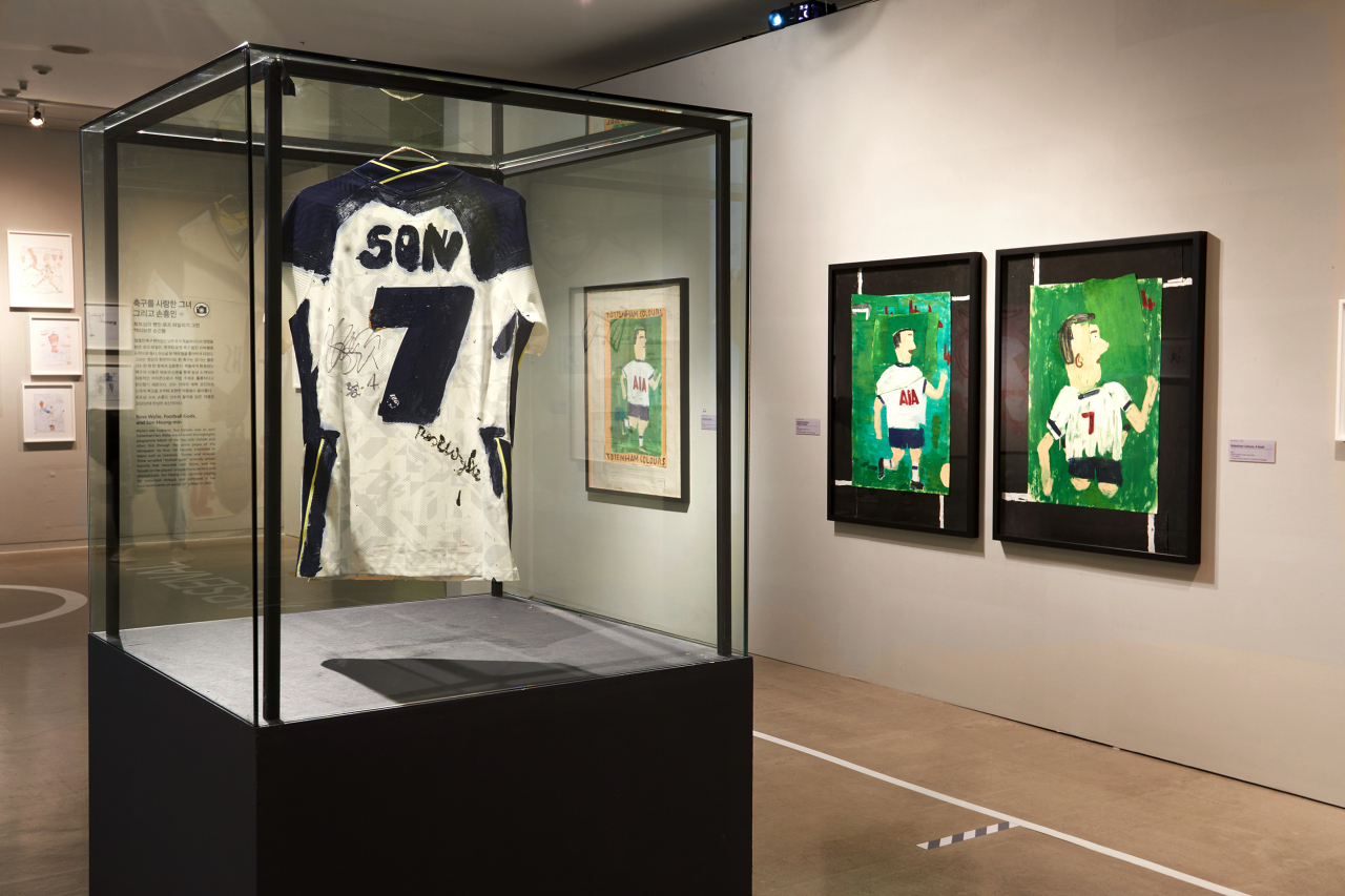 The “Hullo Hullo Following on, Rose Wylie” exhibition’s sixth section, “Rose Wylie, Football Gods, and Son Heung-min” (UNC)