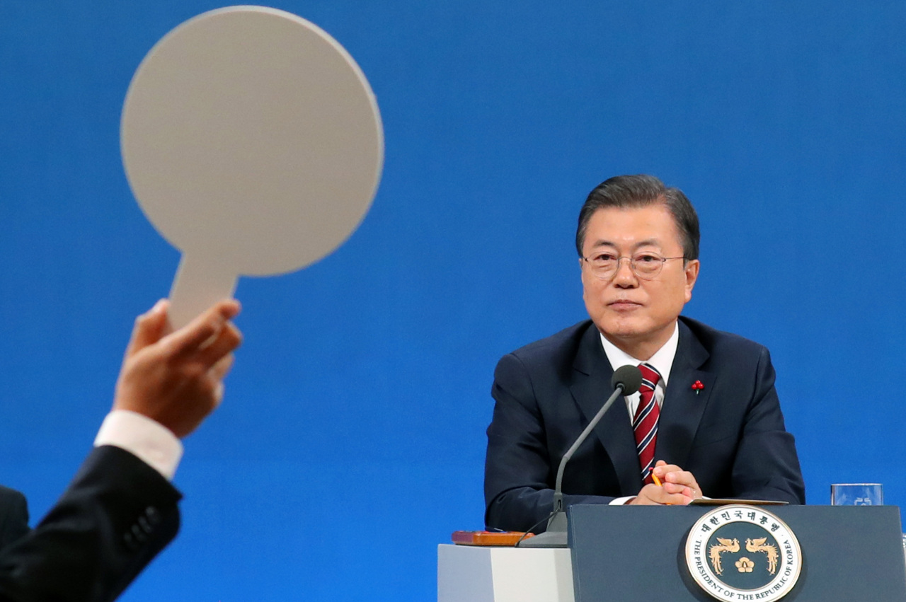 President Moon Jae-in at the New Year press conference. (Yonhap)